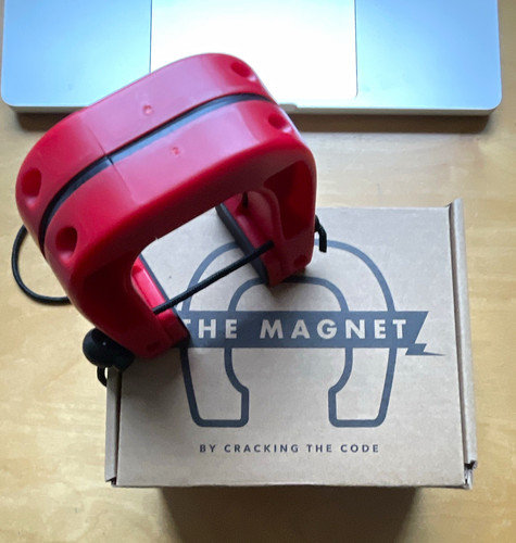 The magnet cracking - the, /cracking